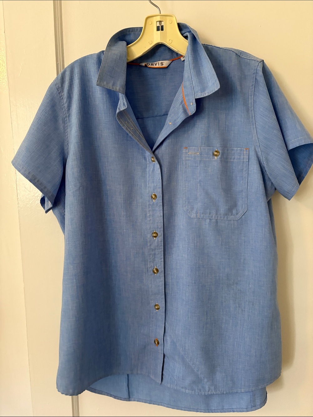 Orvis women’s tech chambray  Short-Sleeve Button-Down Shirt in Sky Blue